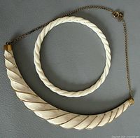 Set overview showing necklace and bangle