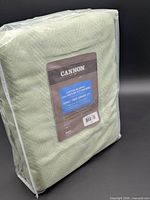 Front of sealed Cannon cotton blanket package