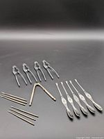 Full set showing crackers, picks and bar