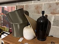 Overview showing both ceramic bases and three shades