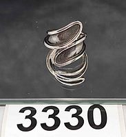 Front view of sterling silver swirl ring