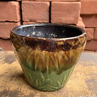 Exterior view showing drip glaze and pattern