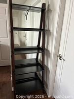 Front view of assembled 5-tier leaning ladder bookshelf