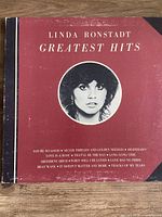 Front cover of Linda Ronstadt Greatest Hits vinyl record