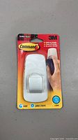 Front of sealed 3M Command Jumbo Hook package