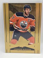 Front of Connor McDavid Gold Etchings card