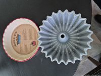 Bundt pan interior and pie plate overview