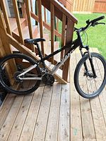 Side view of Giant XTC 2 bike showing frame, wheels and components