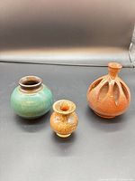 Overview of all three pottery vases