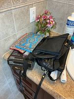 Overview of makeup bags, waist bags, boxed hair tool, glass flower