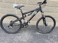 Full side view of Jamis XLT mountain bike