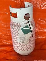 Full white R-410A cylinder with mesh and tag
