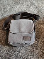 Front view showing Wisepack logo, strap, overall condition