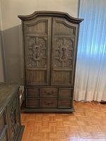 Wardrobe closed view showing doors and lower drawers
