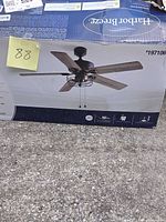 Retail box showing Harbor Breeze Hamilton 52 in ceiling fan specifications