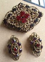 Brooch and earrings set overall view