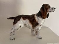 Left side view of entire figurine