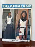 Front of Vogue 2551 envelope showing models and branding