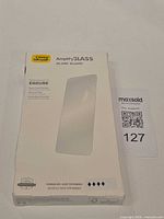 Front of OtterBox Amplify Glass Glare Guard box