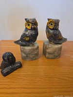 Overall view showing two owl bookends and small figurine
