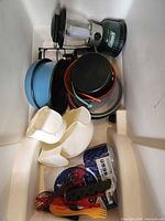 Overview of all items in white tote