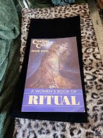 Front cover of Casting The Circle book