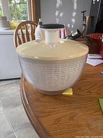 Spinner assembled showing bowl and lid