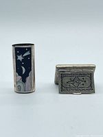 Front view of lighter case and hinged box