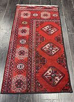 Full view of rug showing pattern and size orientation