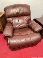 Front view of recliner in closed position