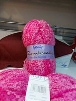 Front label of Wendy Rembrandt pink yarn ball