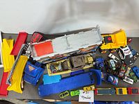 Overview of all vehicles and track pieces