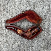 Cheroot holder in fitted case