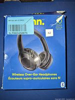 Front of damaged blue onn. retail box showing product image and text