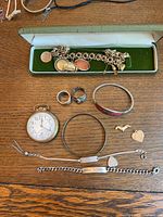 Full lot overview with all jewellery pieces laid out