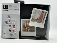 Front of Umbra Snap Wall Decor retail box showing product and quantity