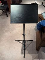 Full view of Samson music stand extended