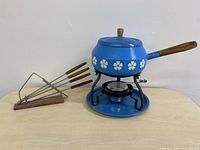Complete fondue set displayed