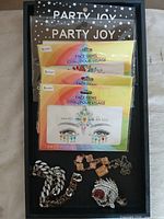 Overall lot with face gem packets and four jewellery pieces on tray