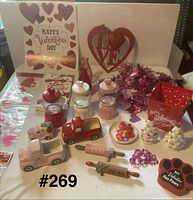 Full lot overview with all Valentine items displayed