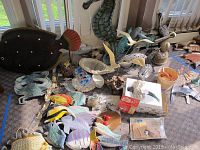Overview of assorted fish and bird decor