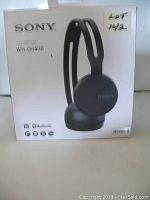 Photo of the Sony WH-CH400 headset box showing the product image and key features including Bluetooth, NFC, wireless, and microphone capabilities.