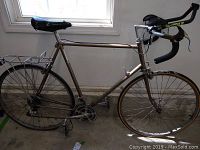 Full side view of the vintage Schwinn men's road bicycle showing overall condition, paint, and components.