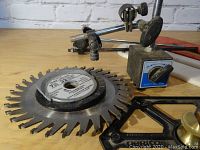 Dado blade saw tooth set and magnetic base stand