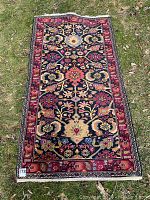 Full top view of the carpet showing entire pattern and color scheme.