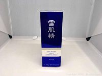 Box of Sekkisei Facial Powder Wash by Kosé, showing front label with product name and size.