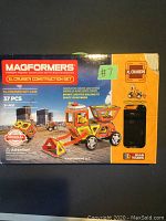 Box of Magformers XL Cruiser Construction Set with 37 pieces, shows front with construction photo and branding.