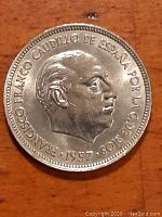 Obverse side showing Francisco Franco portrait with inscription.