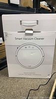 Box of Yuntuo smart vacuum cleaner Model YT88 showing front with product name and image