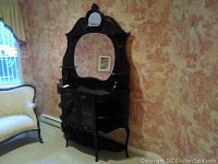 Front view of étagère in room setting